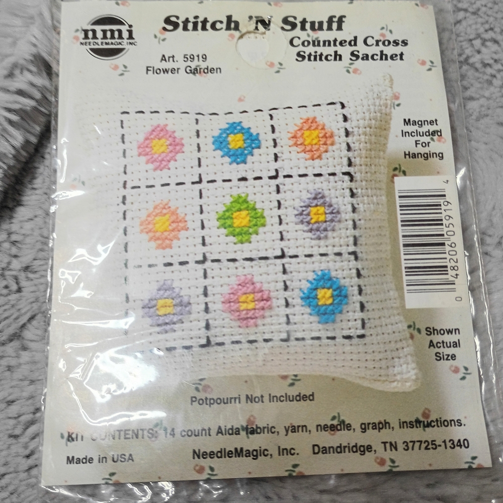 NIP Stitch 'N Stuff Counted Cross Stitch Flower Garden Sachet w/ Magnet #5919